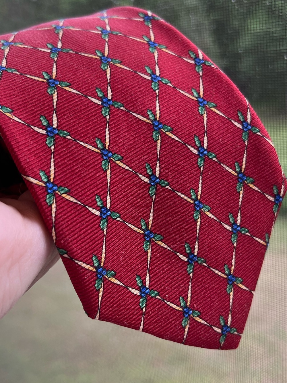 Lands’ End 100% Silk Tie HandSewn in USA Red/Burgundy Blue Berries